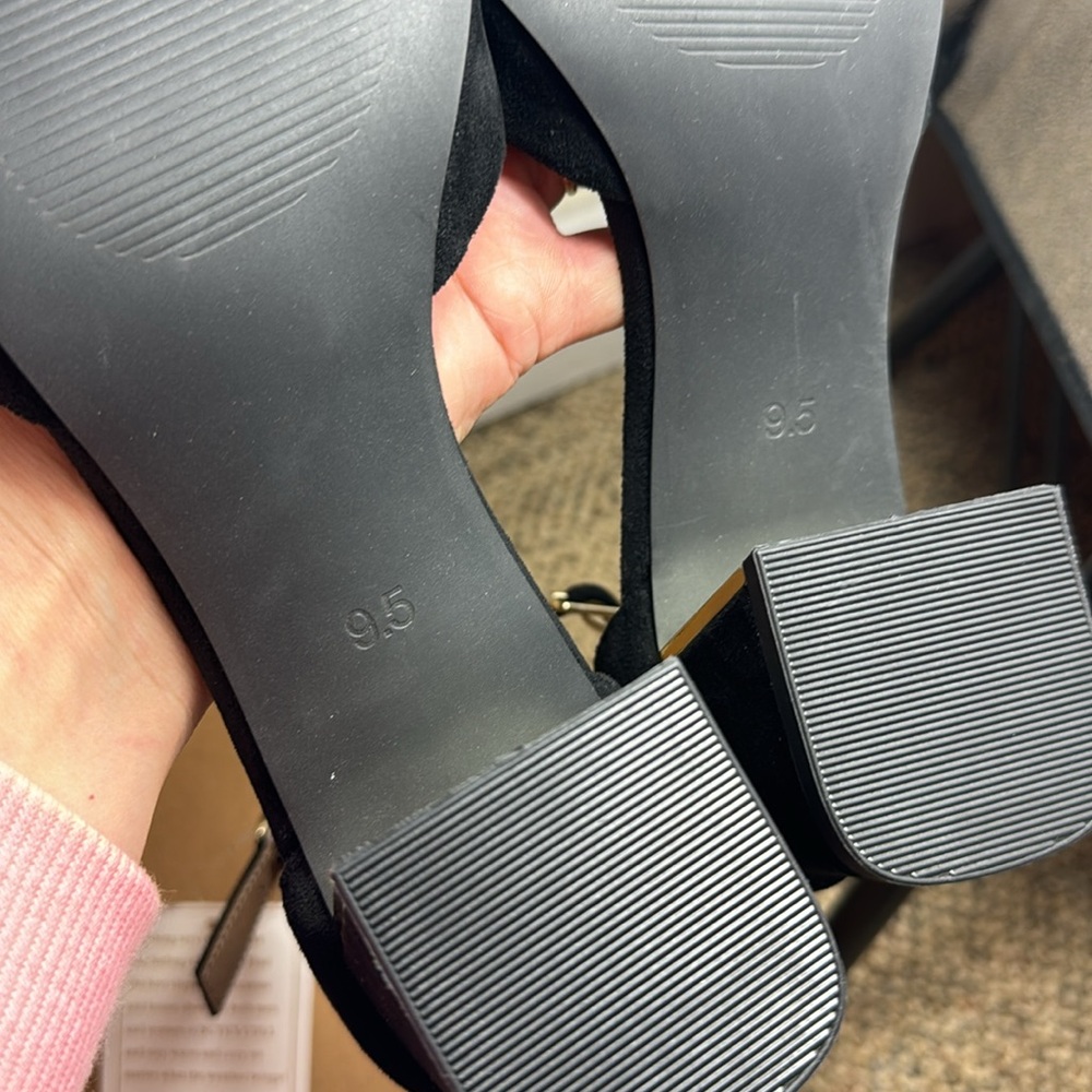 NWT - BCTEX COLL Pointed Toe Chunky Low Heels, Black Suede - Size 9.5 🖤 - Picture 16 of 16